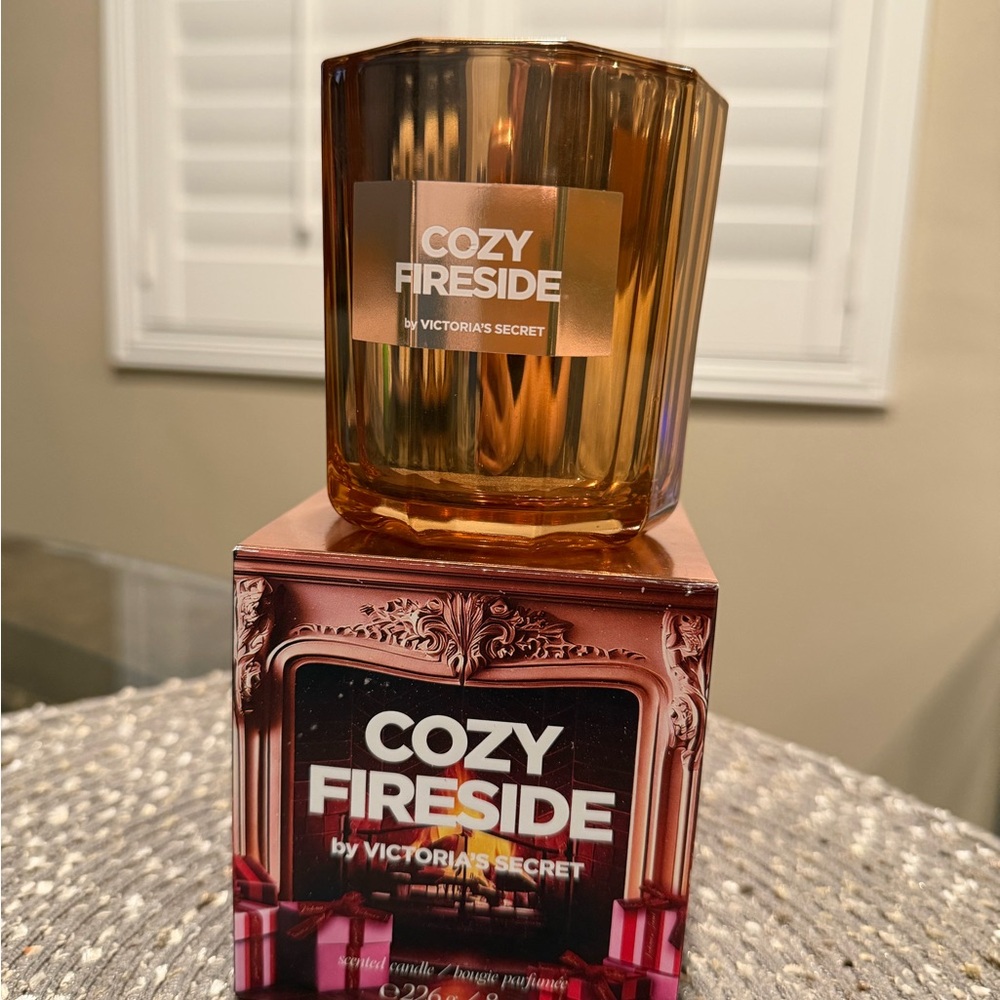 Victoria's Secret Scented Candle in Warm Amber